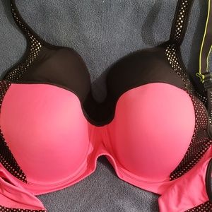 38D Maidenform low impact under wire sports bra